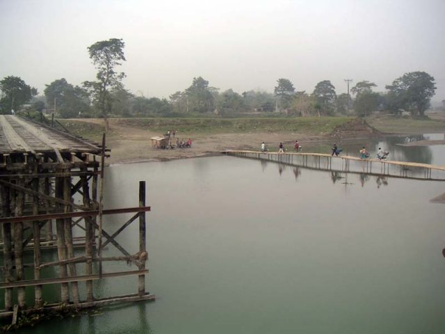 Temporary bridge
